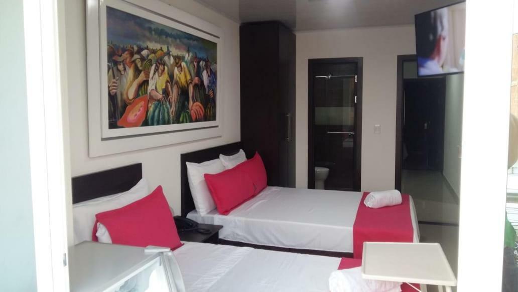 Hotel Giron Plaza Экстерьер фото